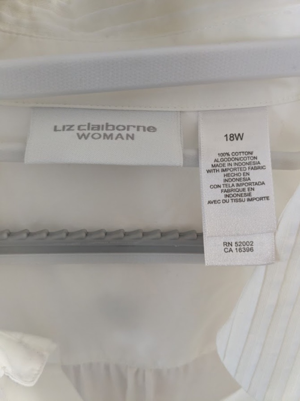 Liz Claiborne Woman White Blouse with Pleated Collar and Cuffs, 18w - Picture 2 of 7